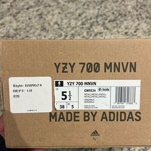 Yeezy 700 MNVN
